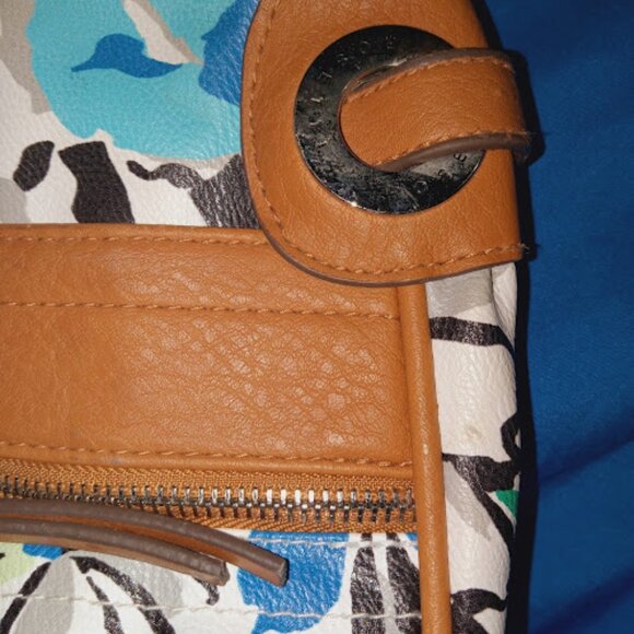 Rosetti floral print shoulder bag with light brown laether and chrome zippers - Picture 6 of 11